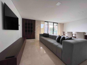 601 Stunning apartment in heart of el poblado + View!